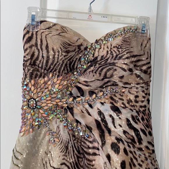 Dress - Picture 3 of 3